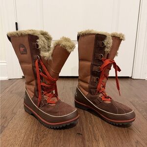 Sorel Brown and Tan Fur-Lined Boots